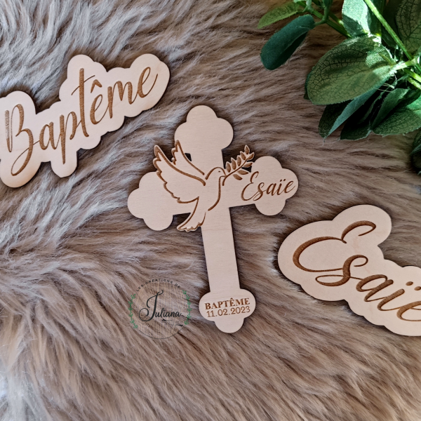 Petite croix aimantée "Baptême"