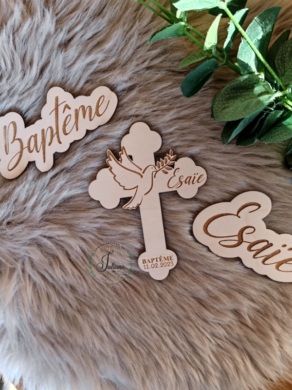 Petite croix aimantée "Baptême"