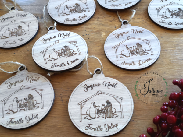 Boule de Noël Personnalisée "Crèche"