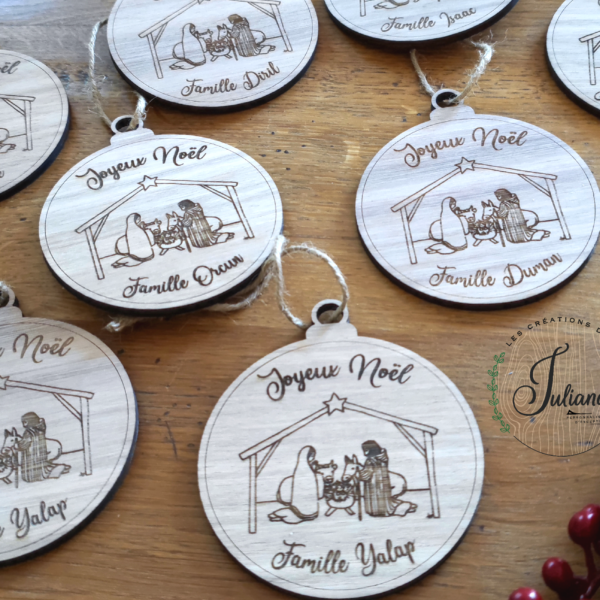 Boule de Noël Personnalisée "Crèche"