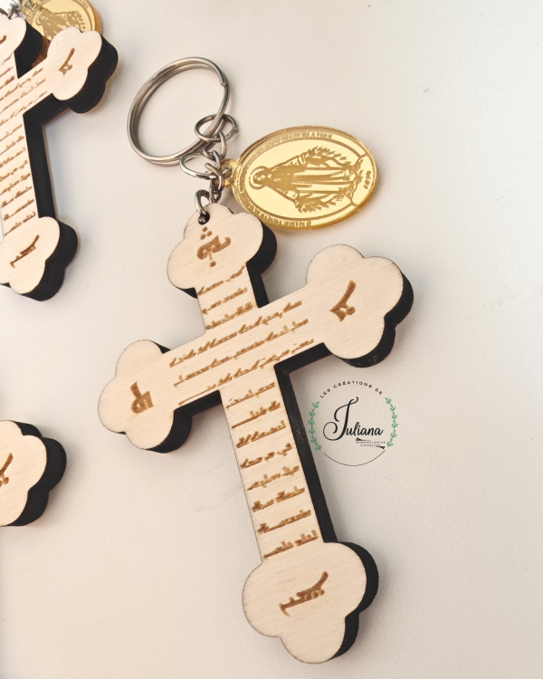 Porte-clés croix et médaille – Image 3